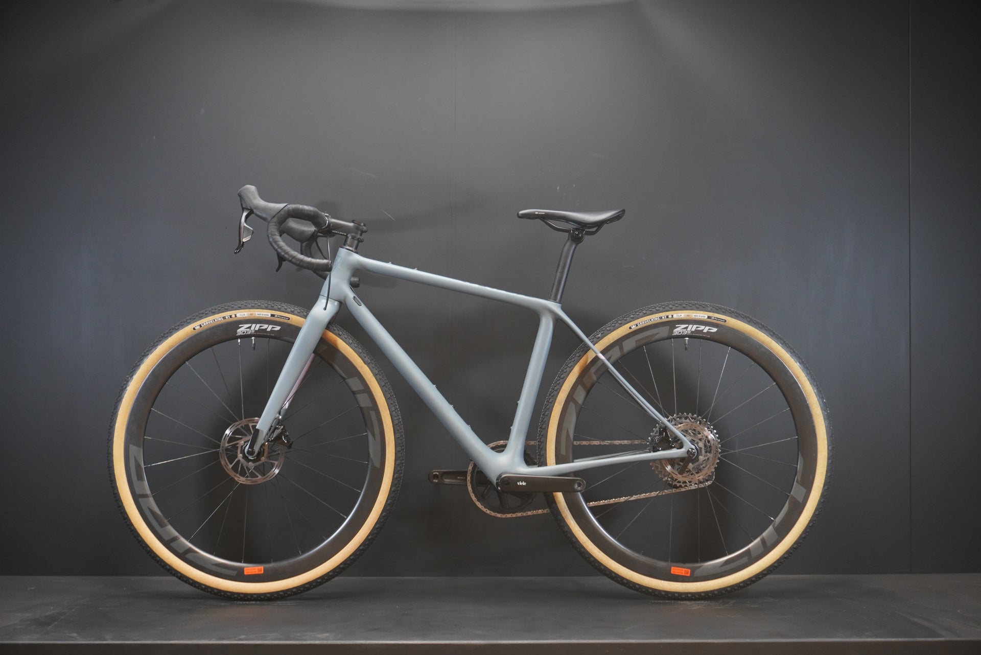 Vielo V+1 Rival AXS Zipp 303s Carbon Disc Gravel Bike 2024 - Small