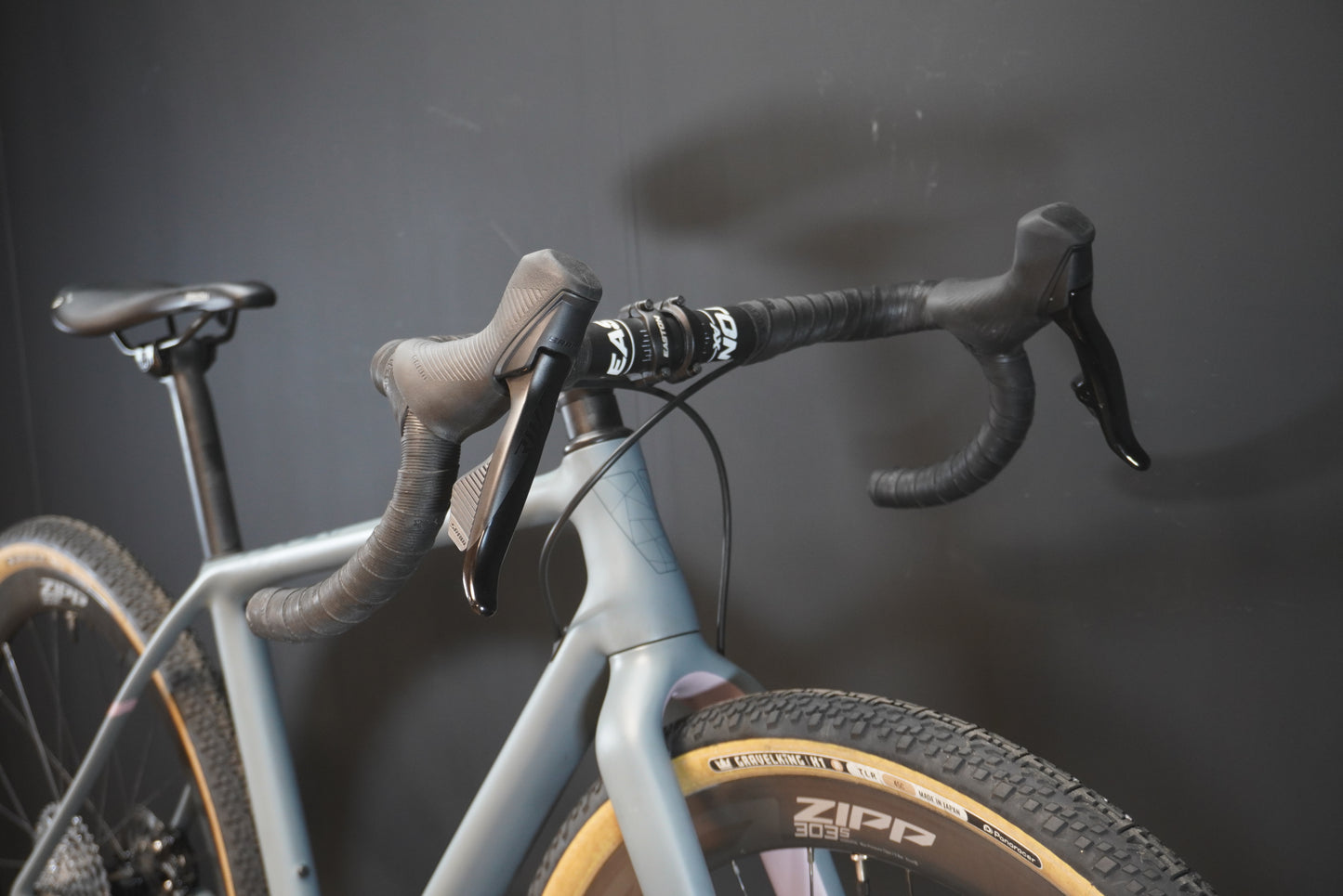 Vielo V+1 Rival AXS Zipp 303s Carbon Disc Gravel Bike 2024 - Small