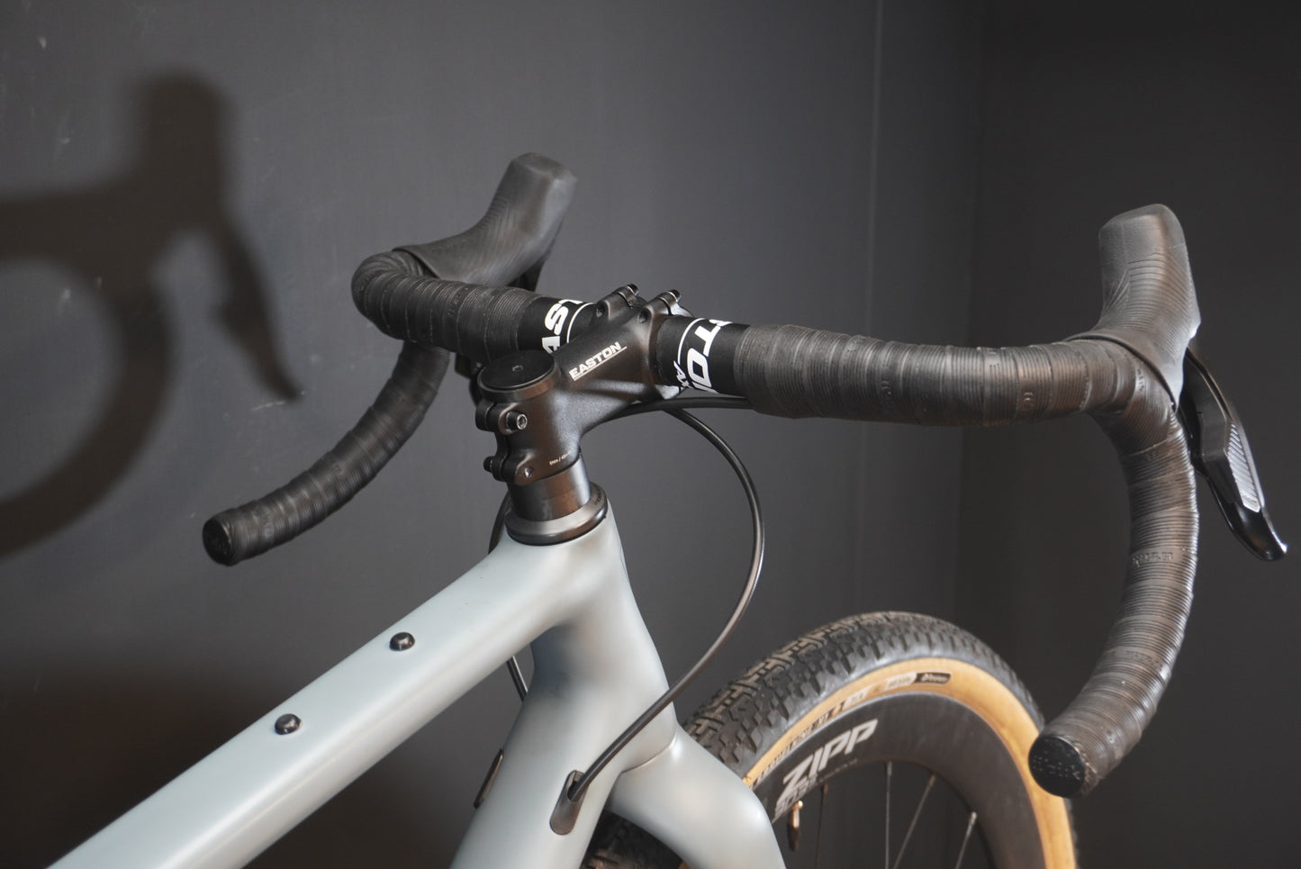 Vielo V+1 Rival AXS Zipp 303s Carbon Disc Gravel Bike 2024 - Small