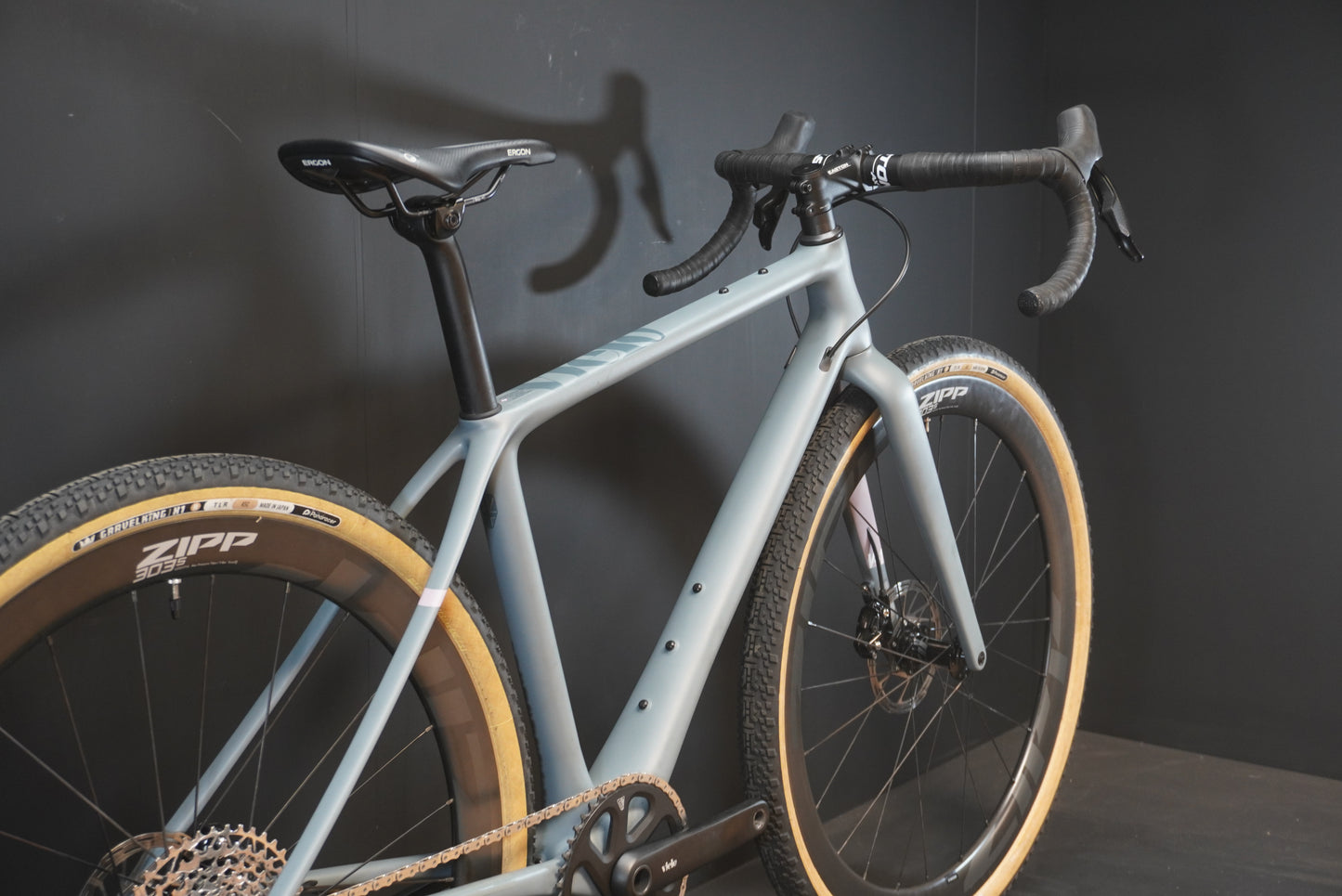 Vielo V+1 Rival AXS Zipp 303s Carbon Disc Gravel Bike 2024 - Small