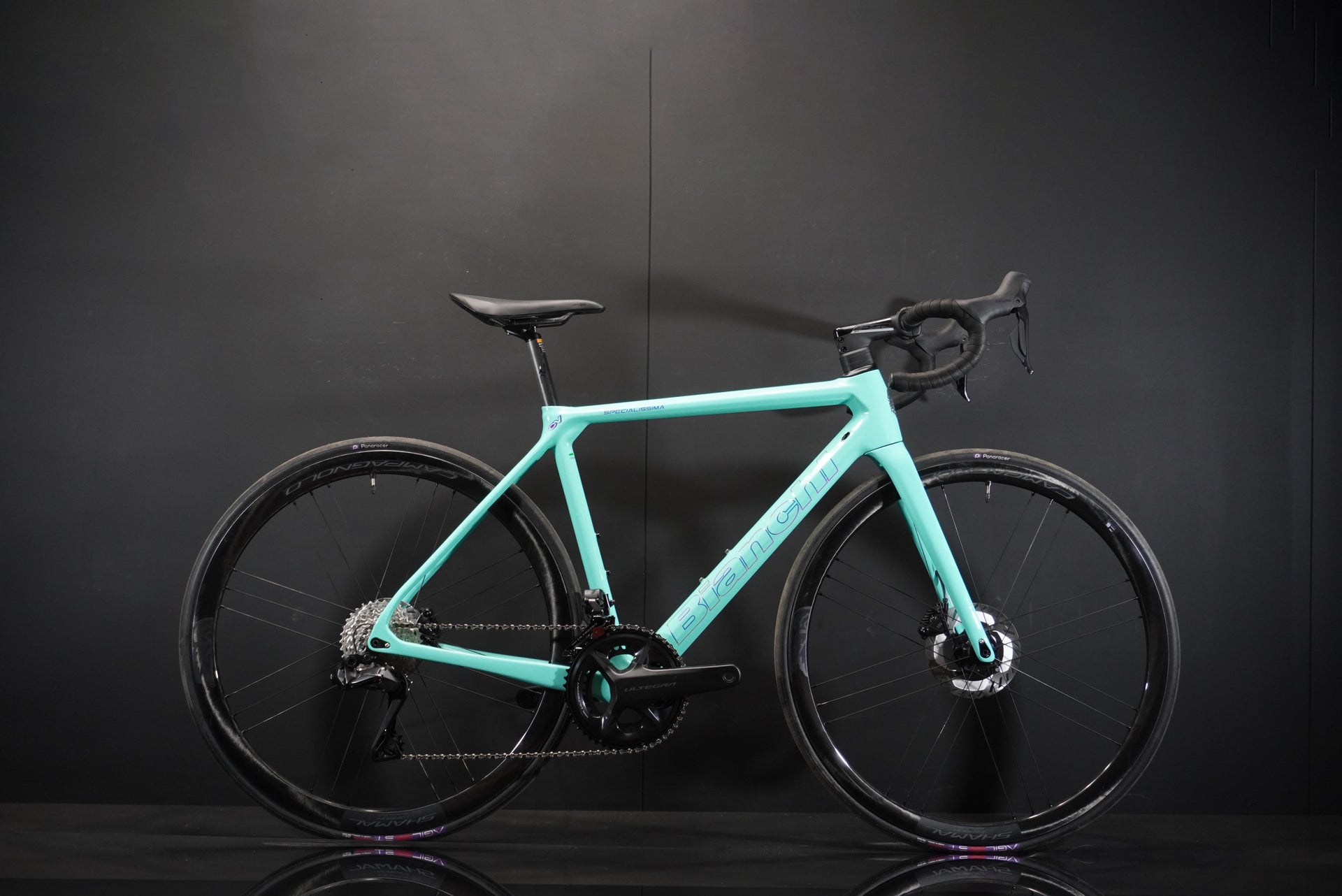 AS NEW Bianchi Specialissima CV Di2 Carbon Disc Road Bike 2022 - 53cm