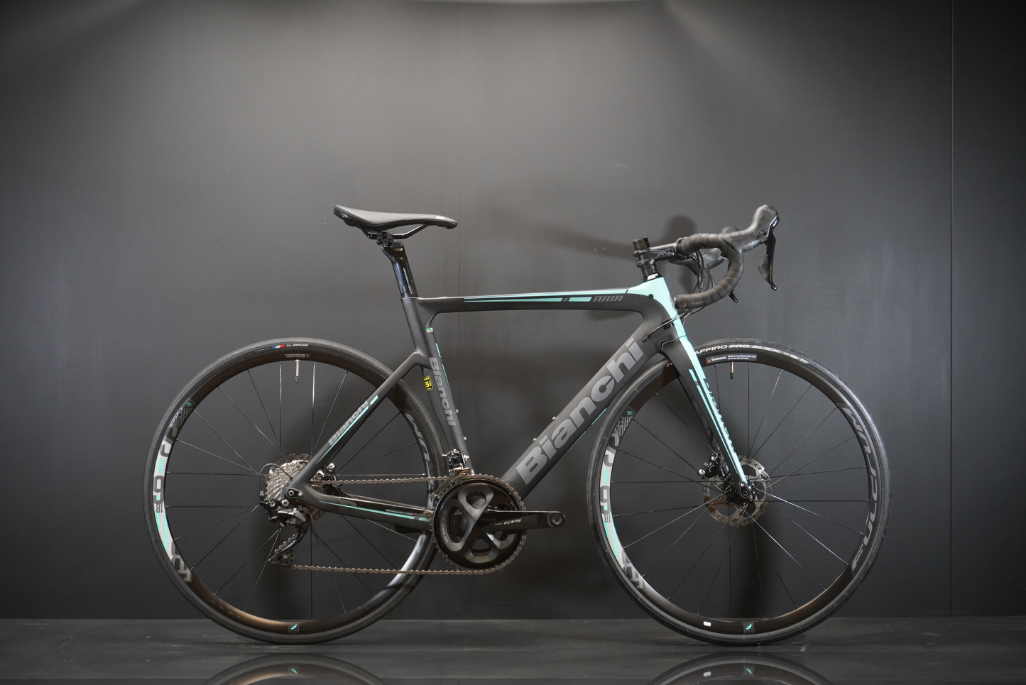 Bianchi Aria 105 Carbon Disc Road Bike 2019 - 55cm