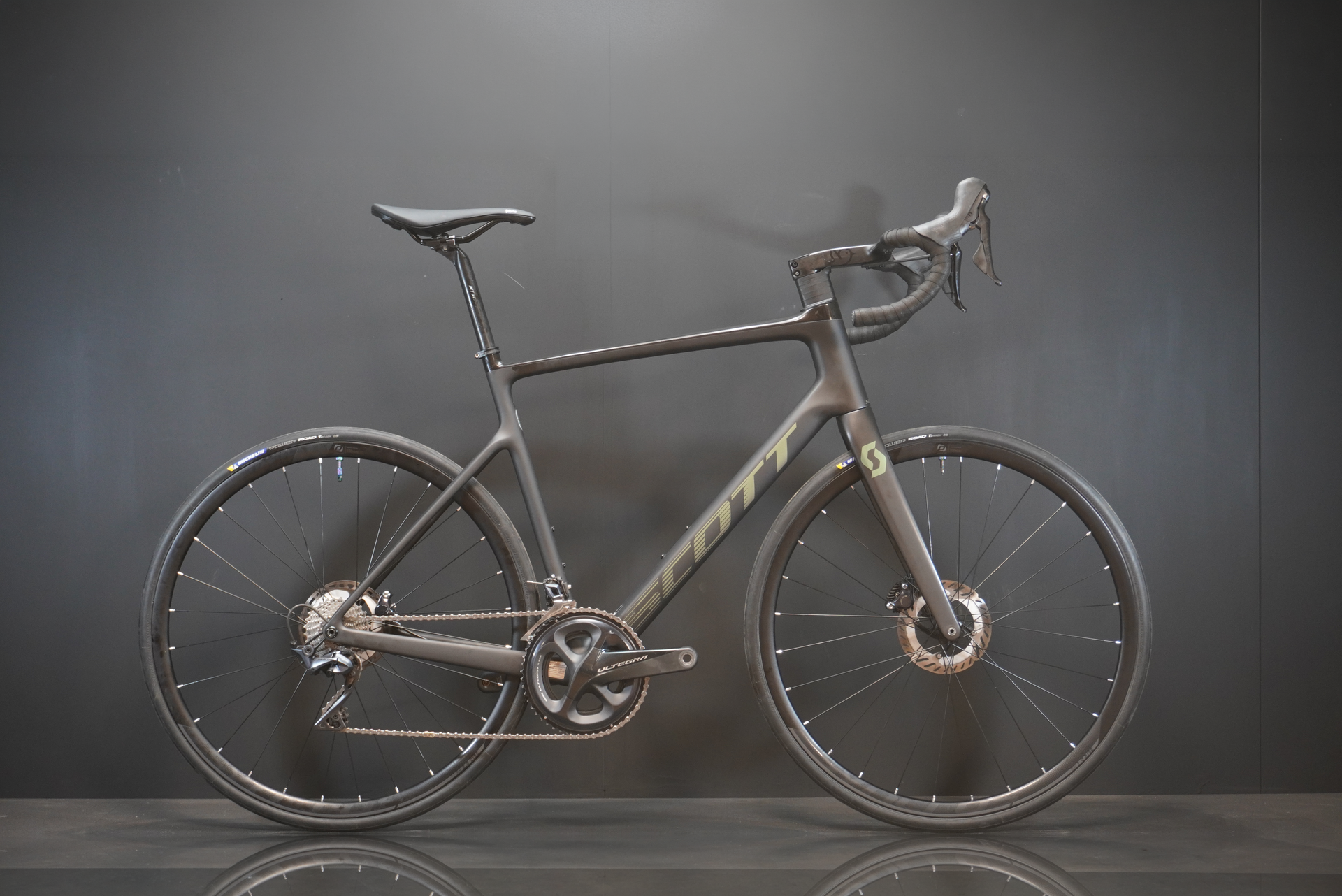 Scott Addict 20 Carbon Disc Road Bike 2022 - 58cm