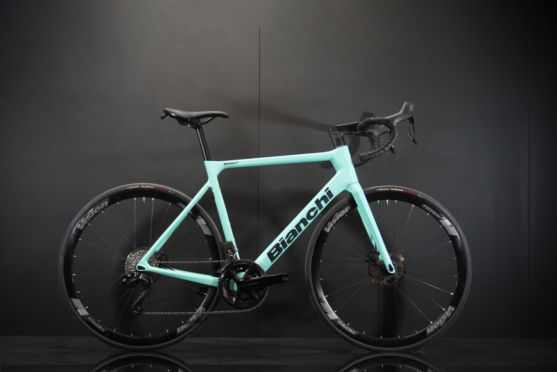 Bianchi Sprint 105 Di2 Carbon Disc Road Bike 2024 - 57cm