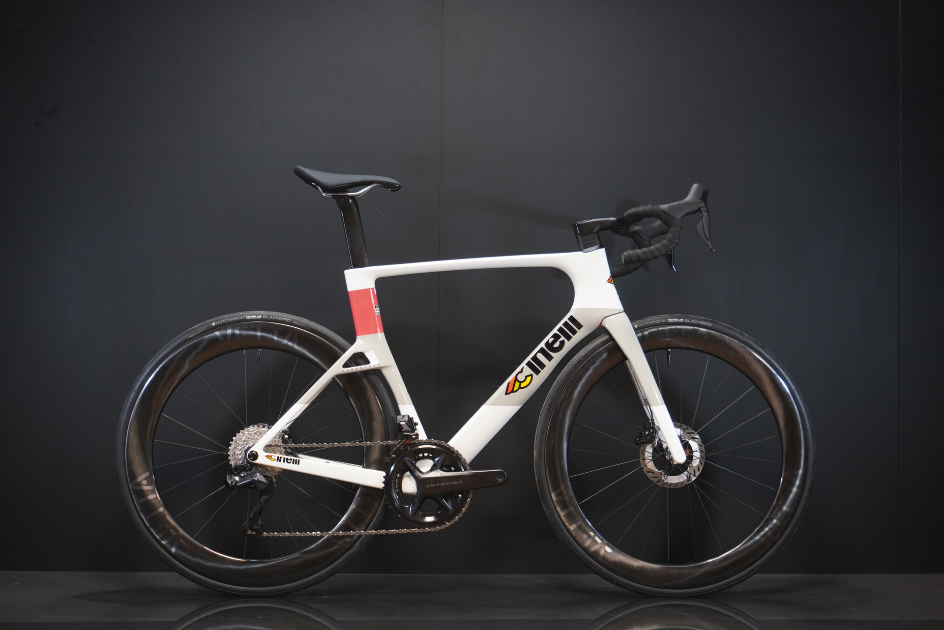 Cinelli Aeroscoop Ultegra Di2 Carbon Disc Road Bike 2026 - Large