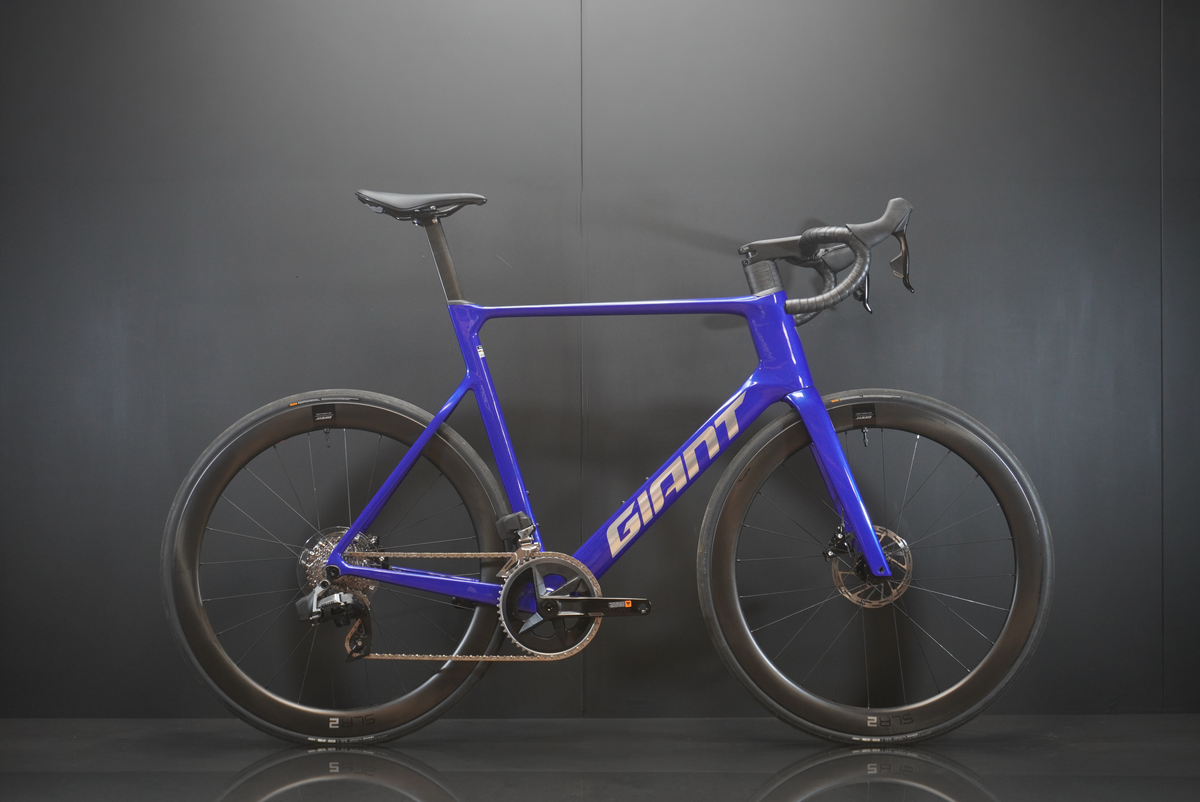 Giant Propel Advanced 1 Rival AXS Carbon Disc Road Bike 2024