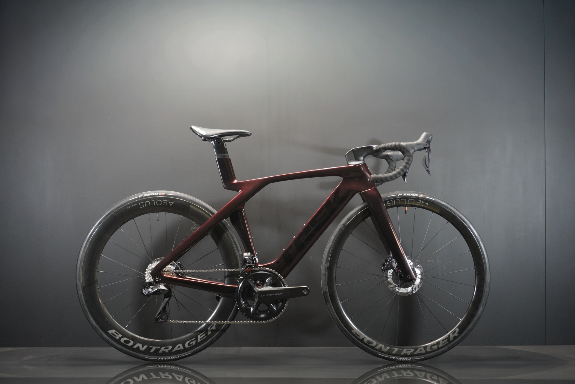 Trek Madone SLR 7 Gen 7 Di2 Carbon Disc Road Bike 2023 - 52cm