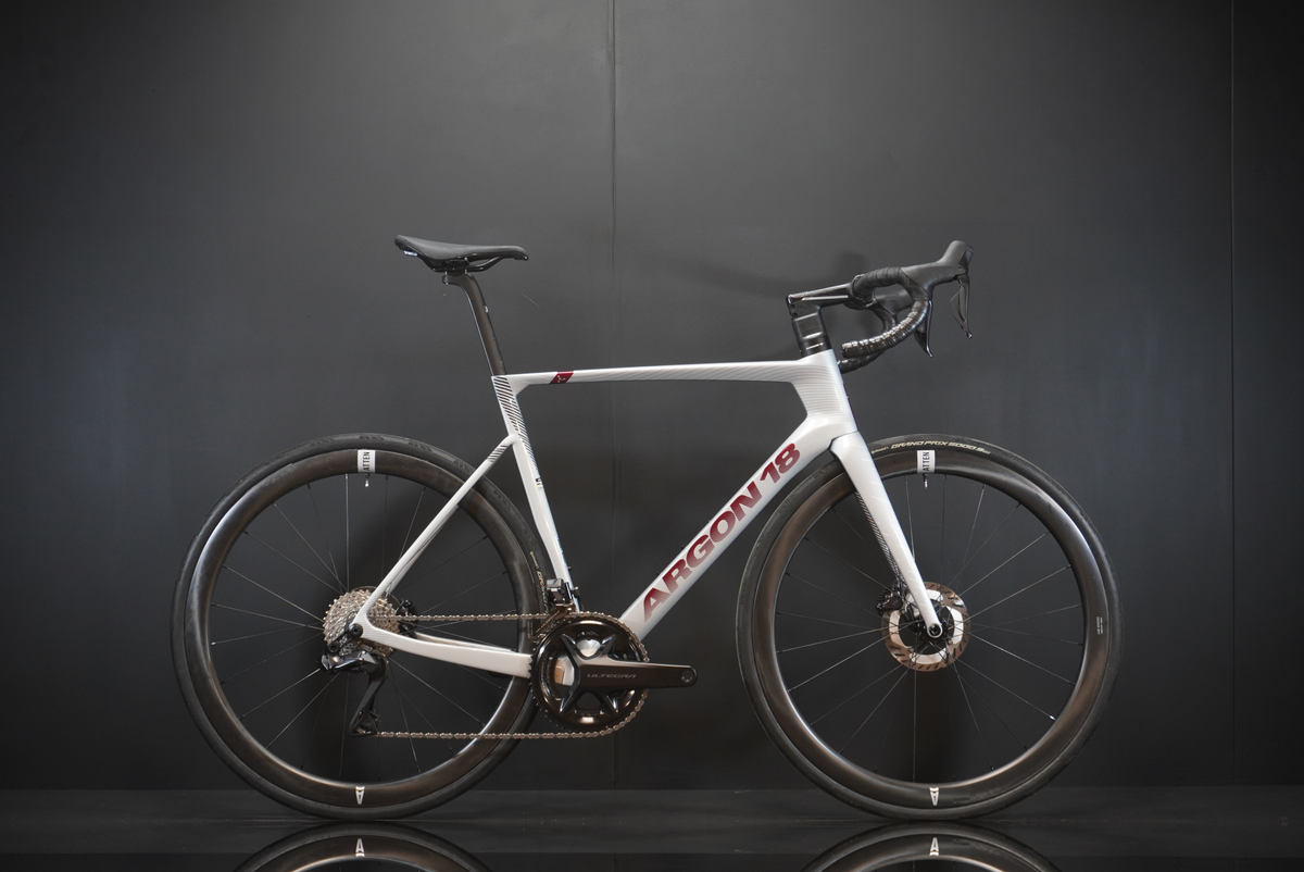 Argon 18 SUM Ultegra Di2 Carbon Disc Road Bike 2025 - Large