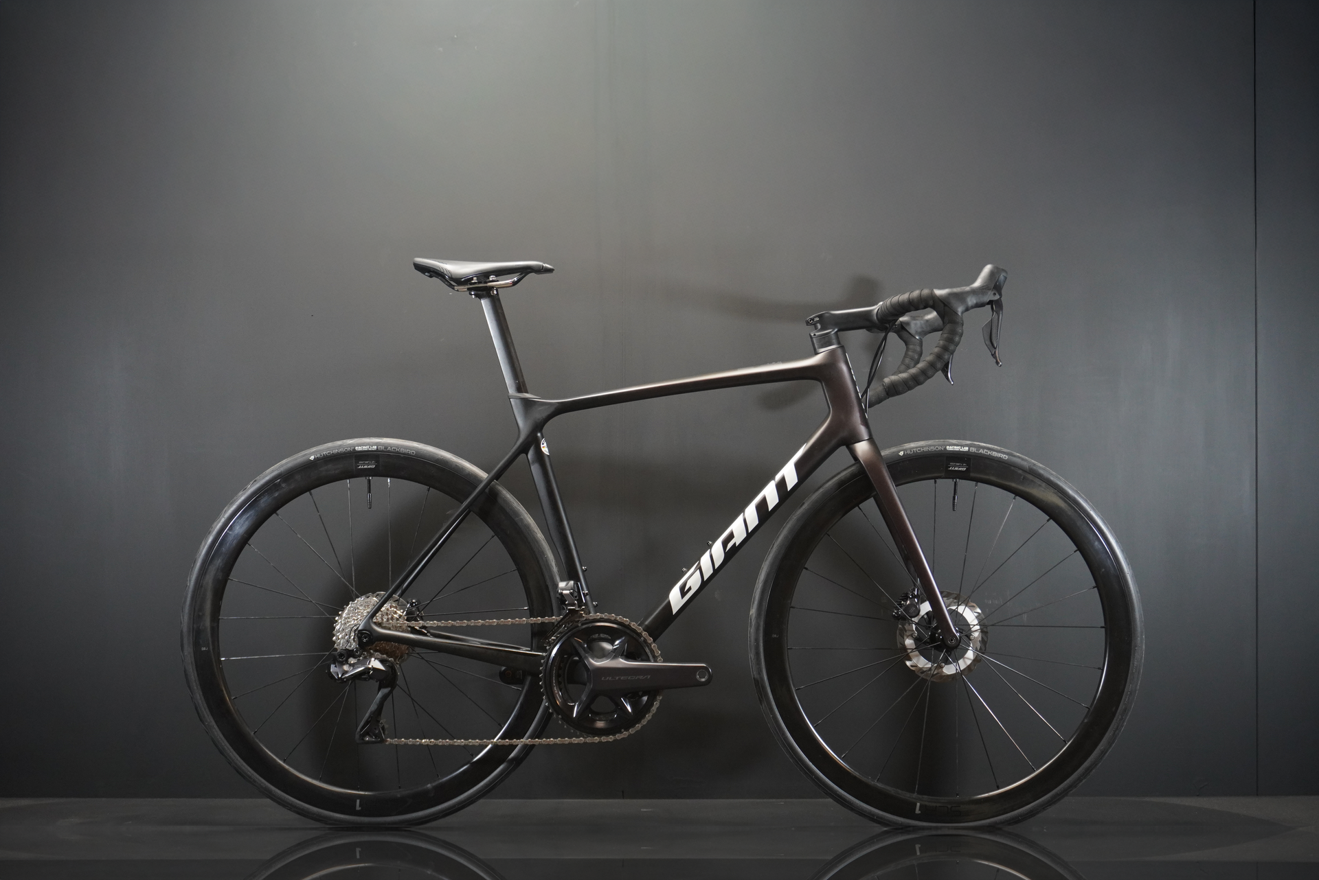 Giant TCR Advanced Pro 1 Carbon Disc Road Bike - M/L - Upgraded to Di2