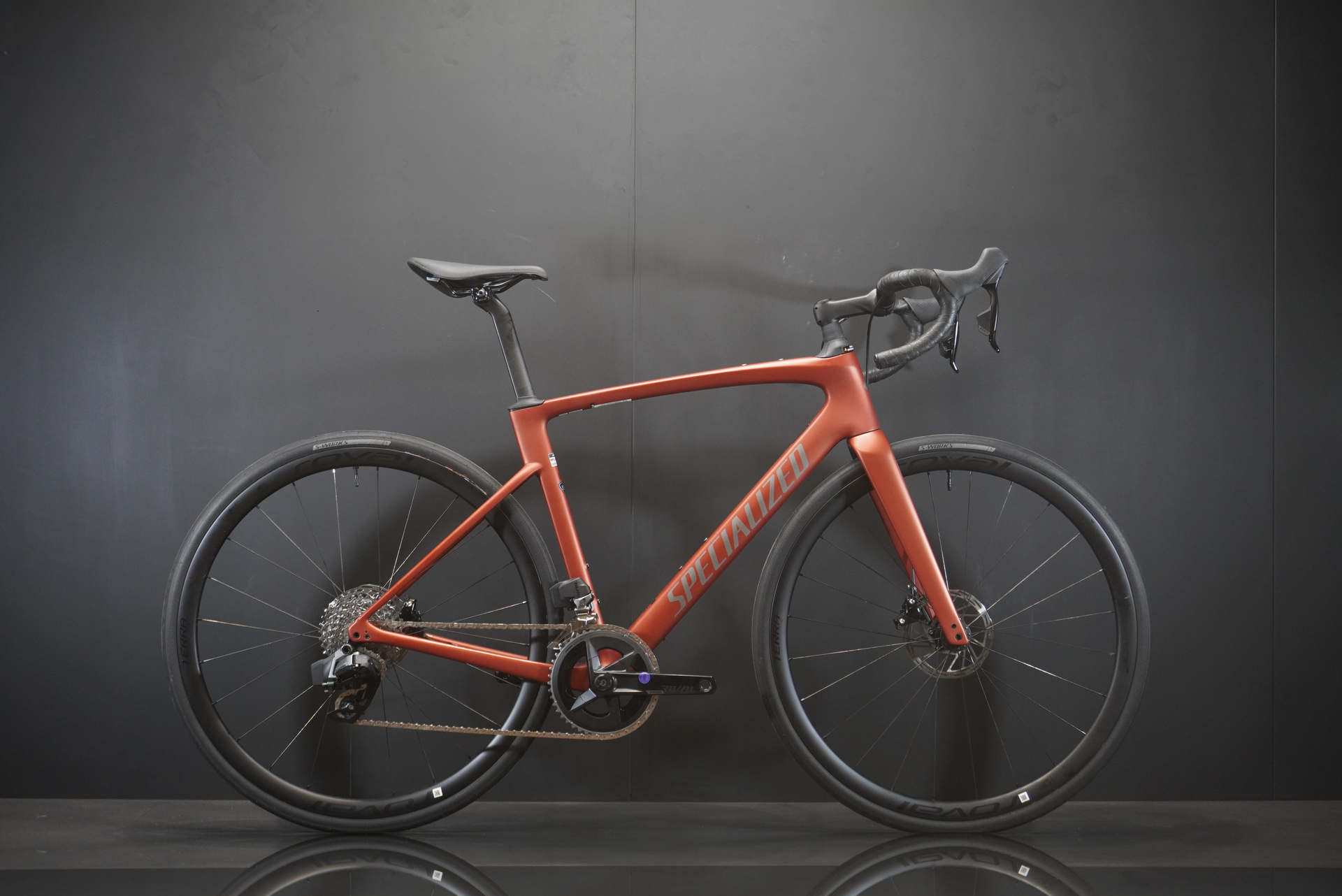 Specialized Roubaix Expert AXS & P/M Carbon Disc Road Bike 2025 - 56cm