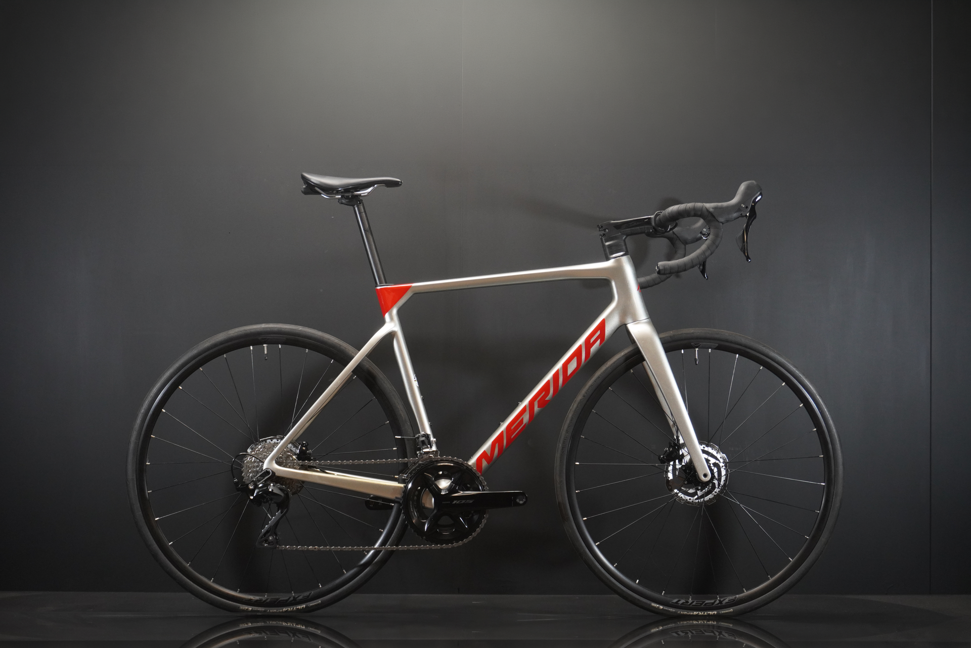 Merida Scultura 4000 105 Carbon Disc Road Bike 2024 - Large