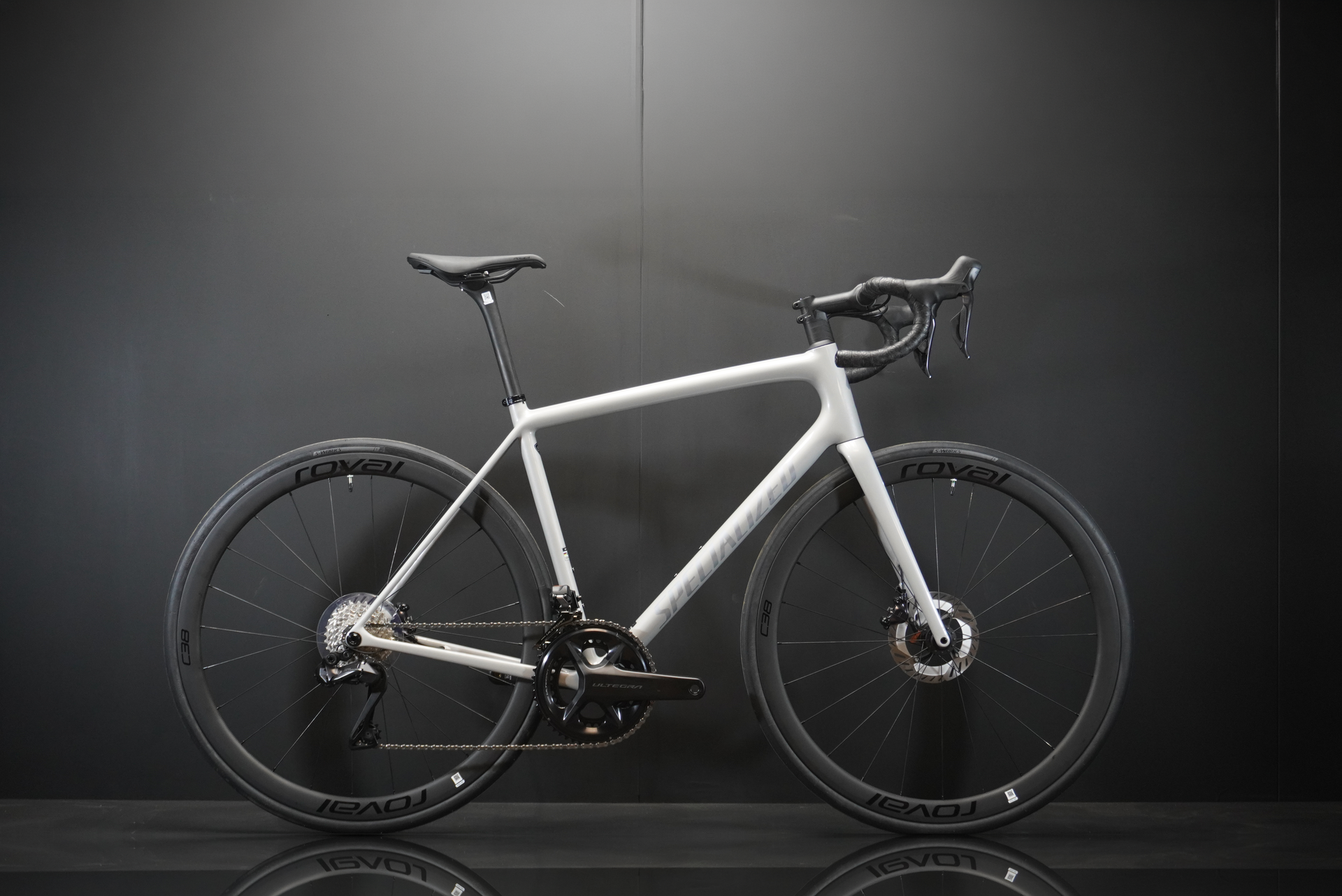 Specialized Aethos 2 Expert Di2 Carbon Disc Road Bike 2026 - 56cm - Upgraded - 7.4Kg