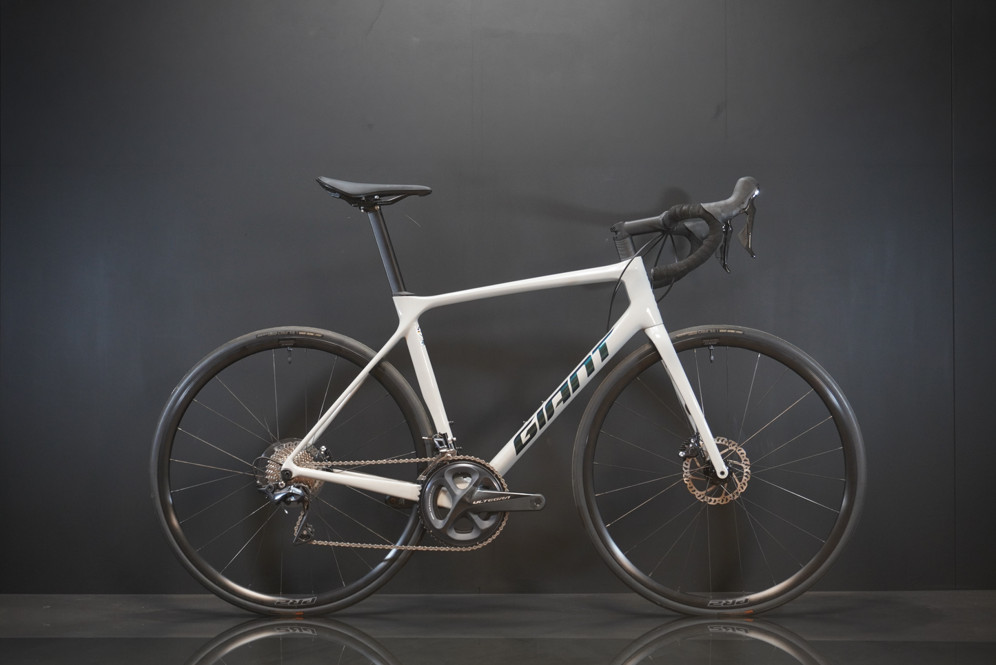 Giant TCR Advanced 1 Carbon Disc Road Bike 2021 - M/L