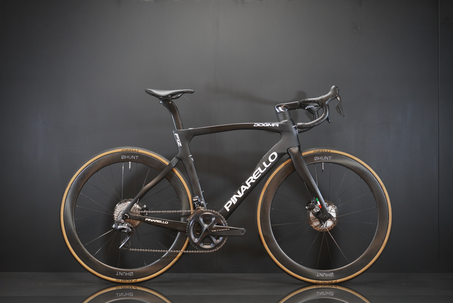 Pinarello Dogma F12 Di2 Carbon Disc Road Bike 2021 - 540mm