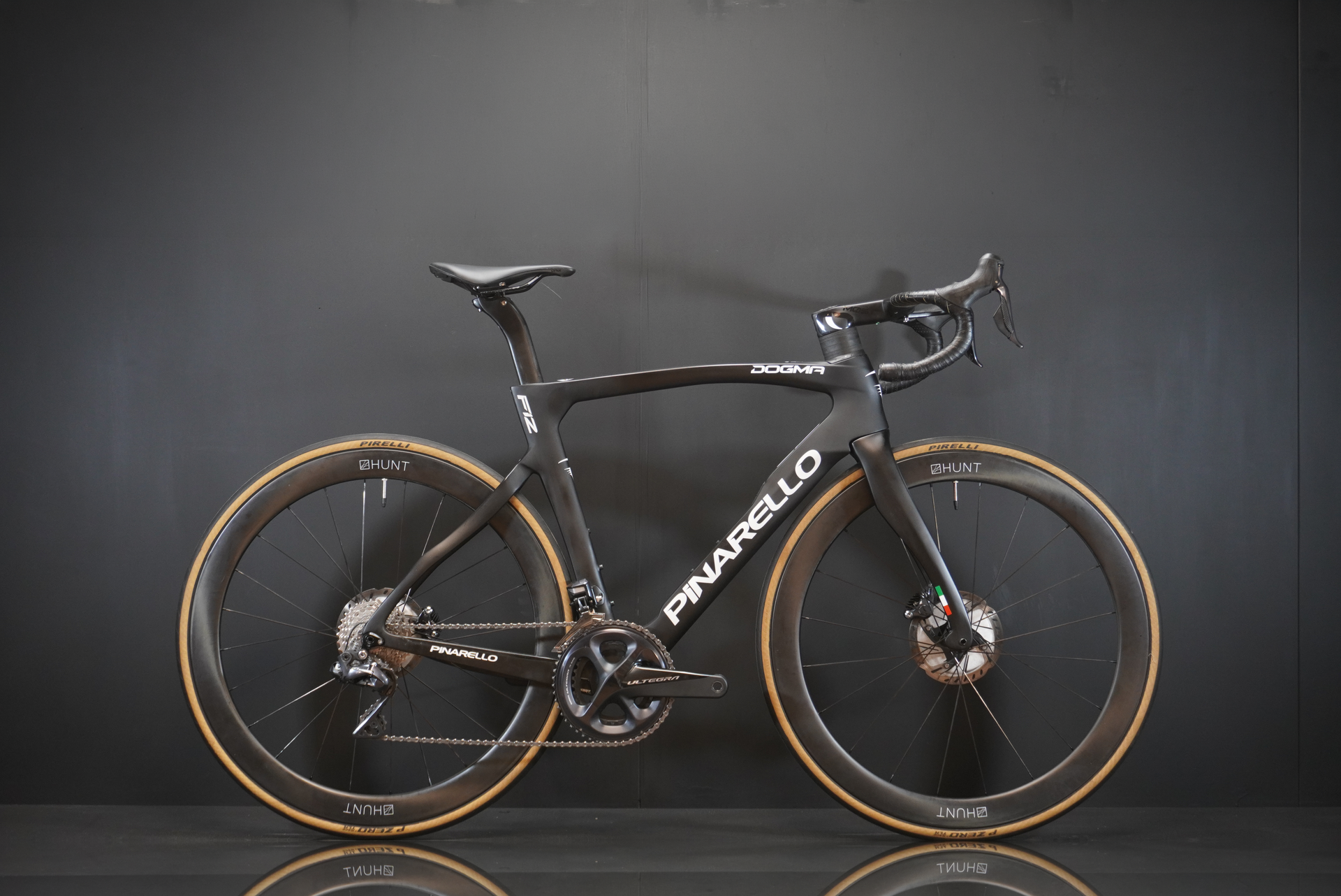 Pinarello Dogma F12 Di2 Carbon Disc Road Bike 2021 - 540mm