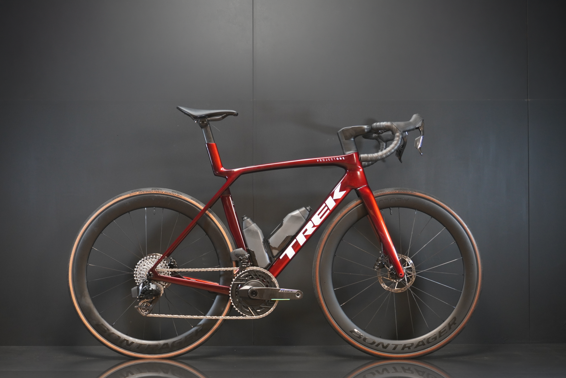 Trek Madone SLR 7 AXS Gen 8 Carbon Road Bike 2025 - M/L