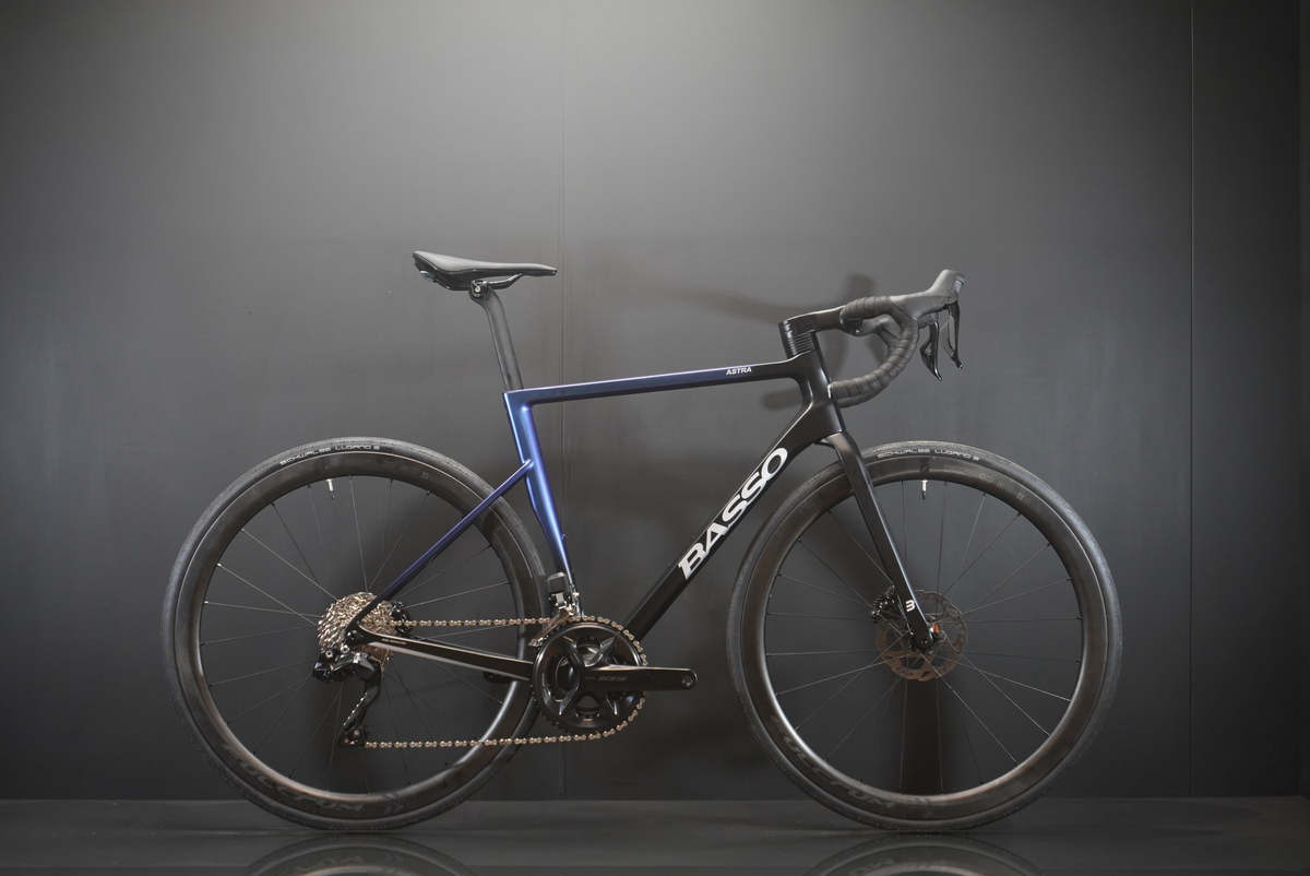 *NEW* Basso Astra Chameleon 105 Di2 Carbon Disc Carbon Wheels Various Sizes 2025
