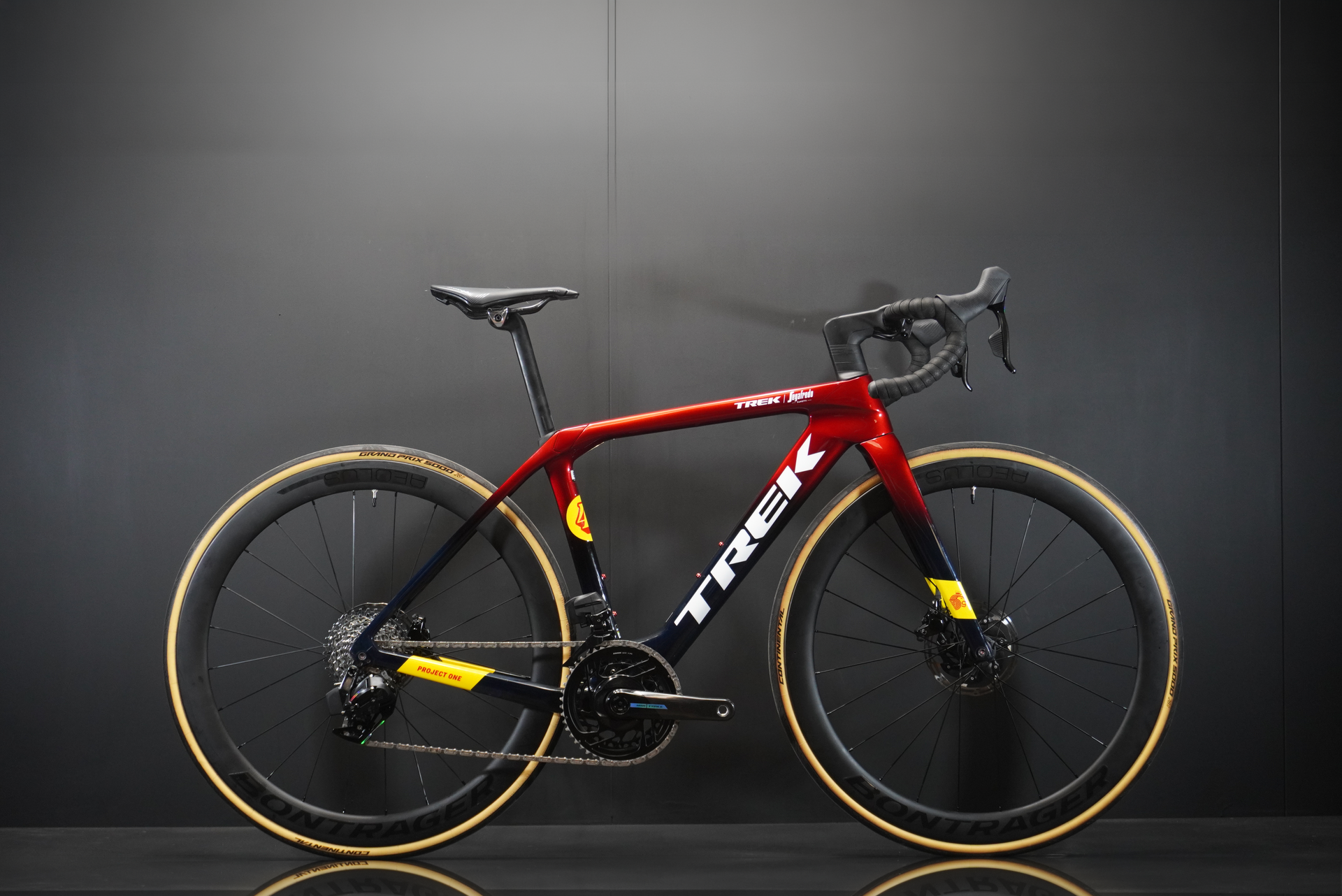 Trek Domane RSL Project One Force AXS Carbon Disc Road Bike 2025 - 52cm