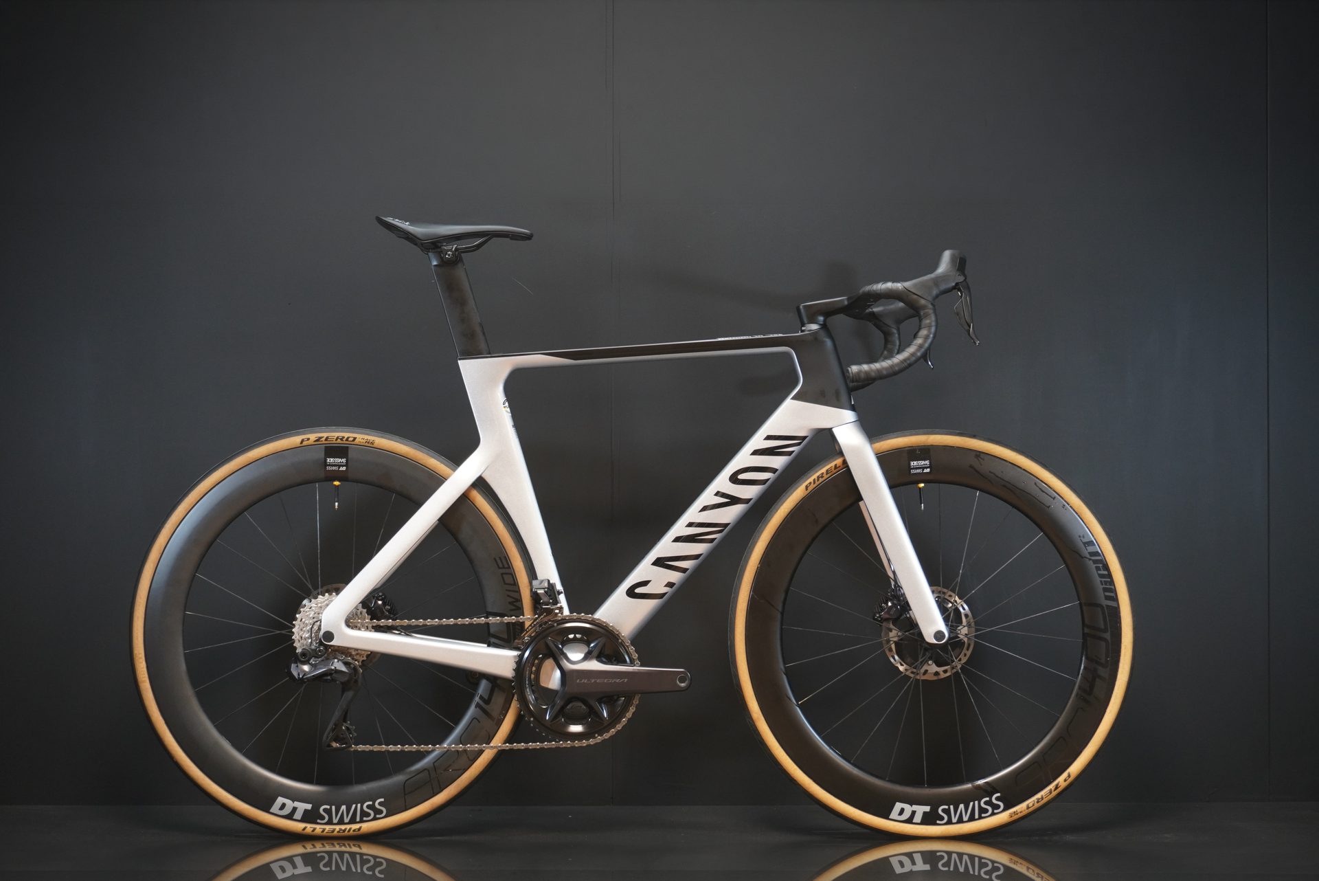 Canyon Aeroad CF SLX 8 Di2 P/M Carbon Disc Road Bike 2024 - Large