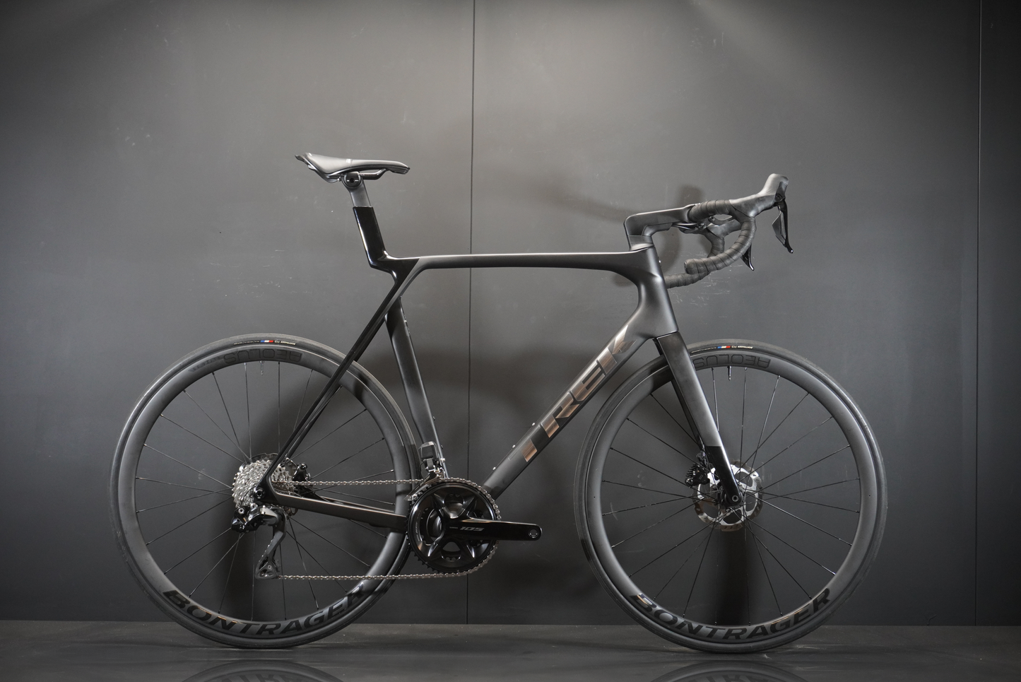 Trek Madone SL6 Gen 8 105 Di2 Carbon Disc Road Bike 2024 - XL
