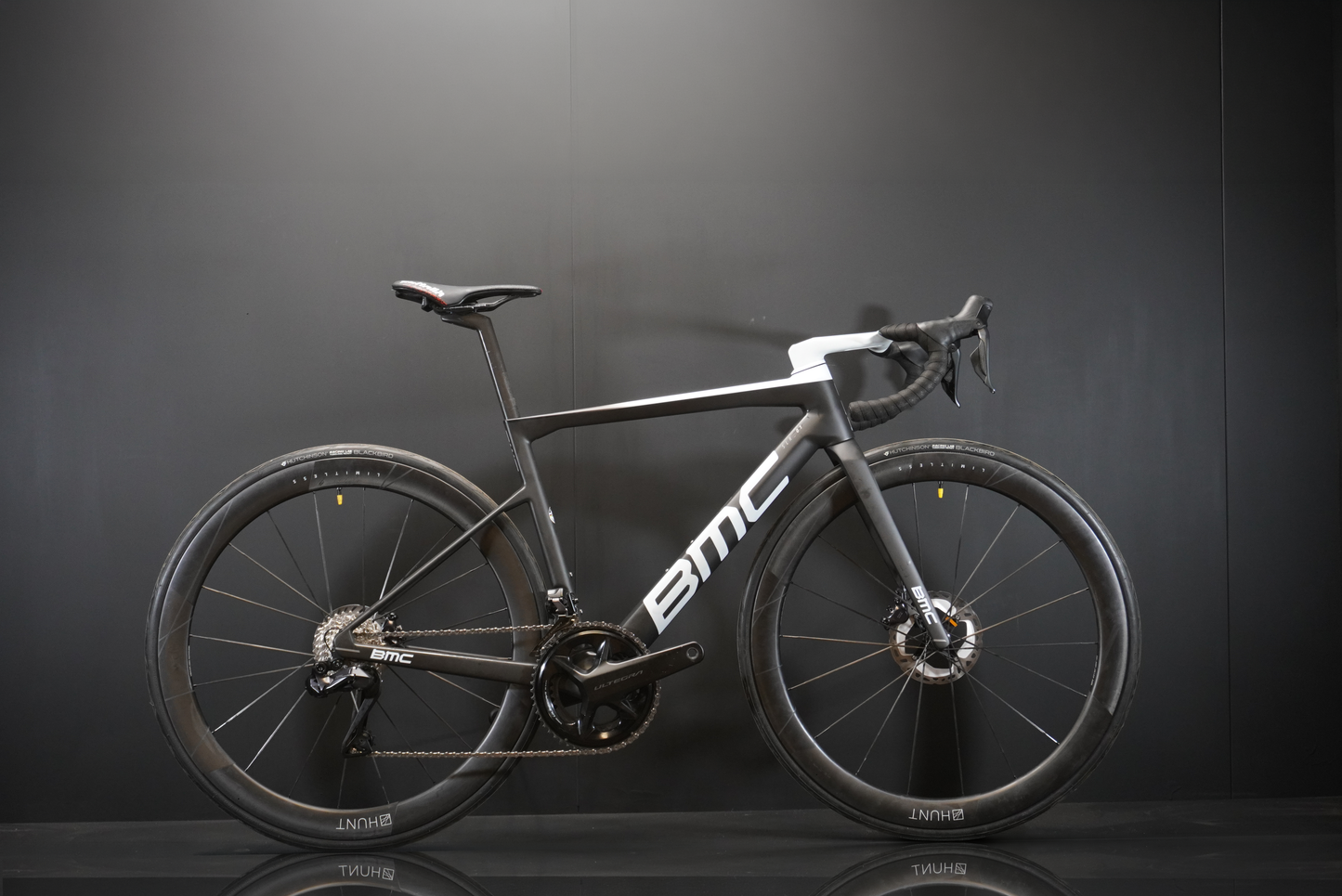 BMC Teammachine SLR01 TWO Di2 Carbon Disc Road Bike 2023 - 51cm