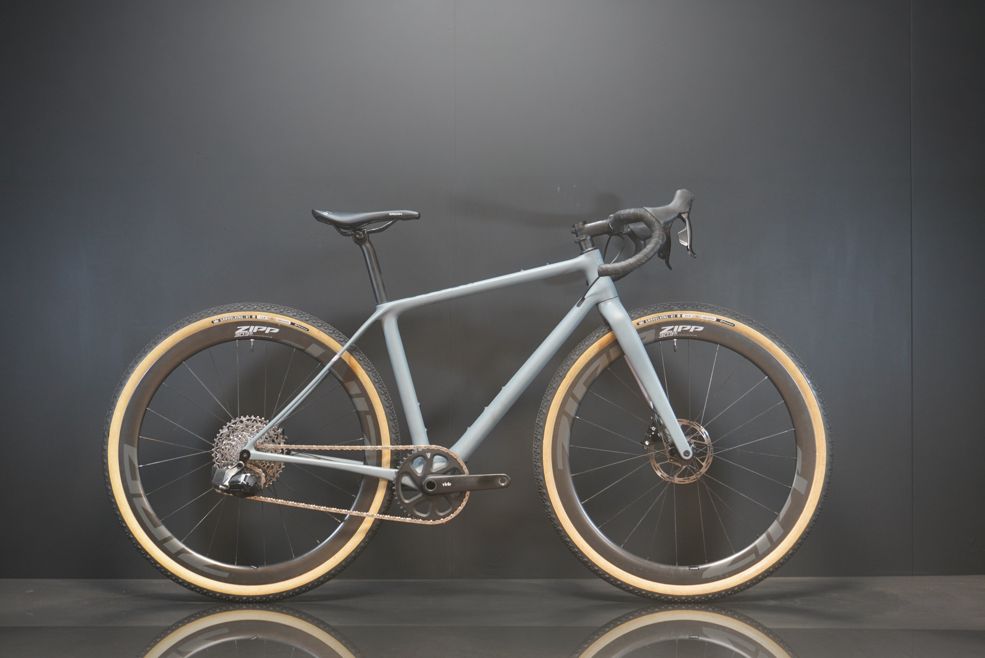 Vielo V+1 Rival AXS Zipp 303s Carbon Disc Gravel Bike 2024 - Small