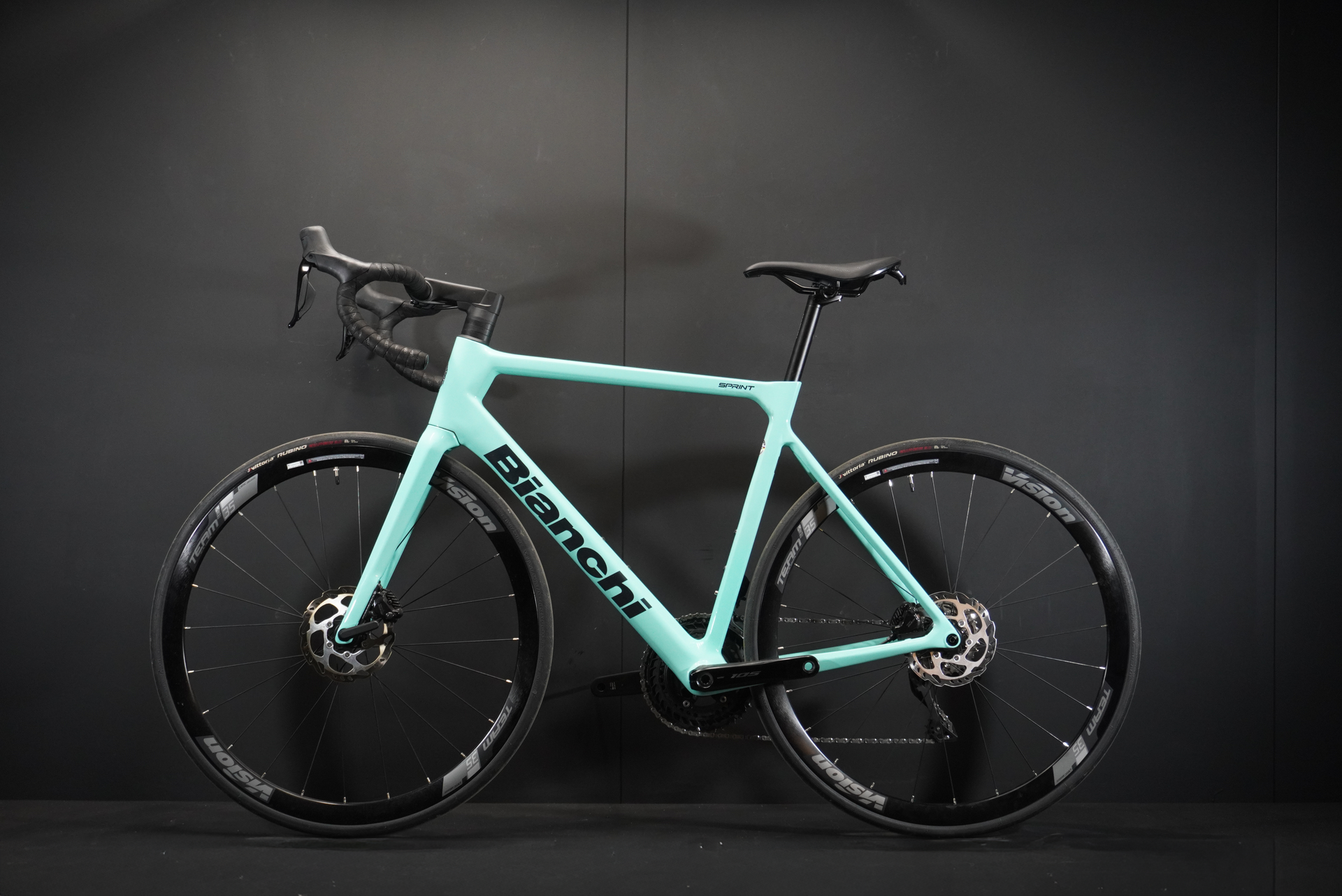 Bianchi Sprint 105 Di2 Carbon Disc Road Bike 2024 - 57cm