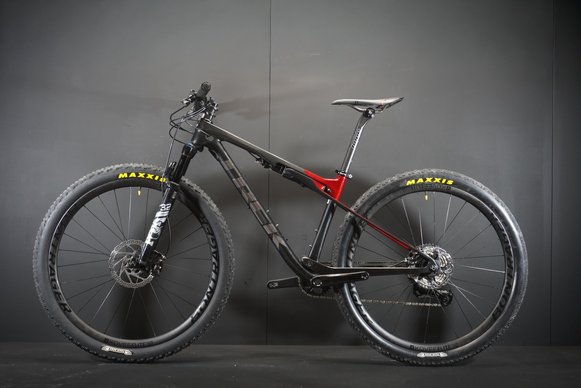 Trek Supercalibre 9.7 Full Suspension Carbon MTB 2022 - Medium