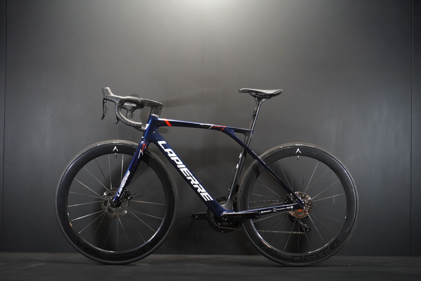 Lapierre Xelius SL FDJ 105 Di2 Carbon Disc Road Bike 2022 - Medium - Upgraded
