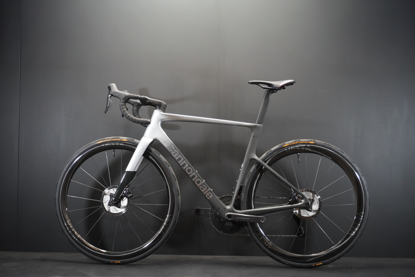 Cannondale Supersix EVO Hi-Mod Carbon Disc Road Bike 2024 - 54cm
