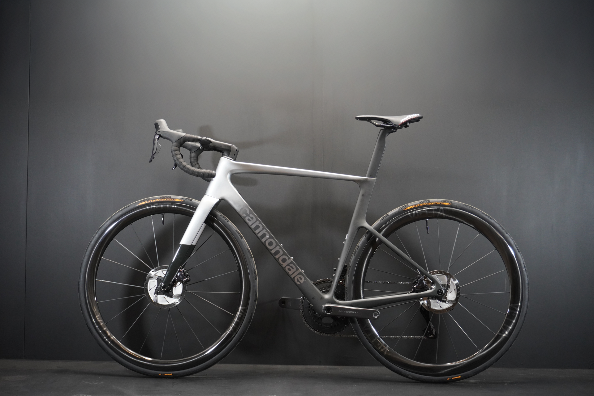 Cannondale Supersix EVO Hi-Mod Carbon Disc Road Bike 2024 - 54cm